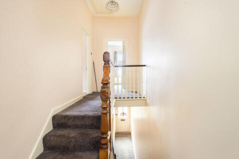 8_Hallway