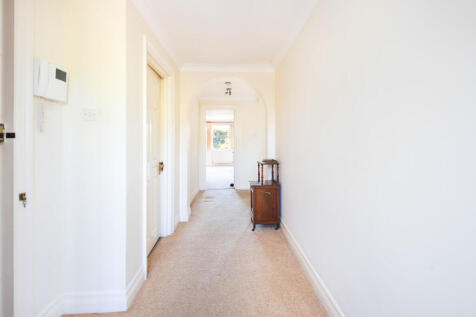 11_Hallway