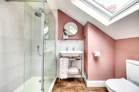 Bedroom 1 ensuite