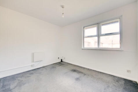 bedroom 1b