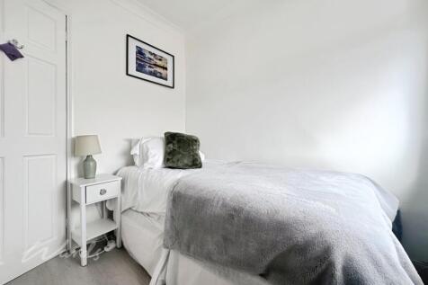 vicarage bed 3 use