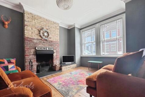 Chaucer lounge use