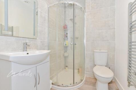 Augusta 31 shower...