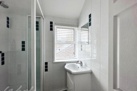 Albert FF shower use