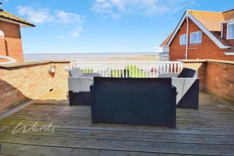 Sea road balcony use