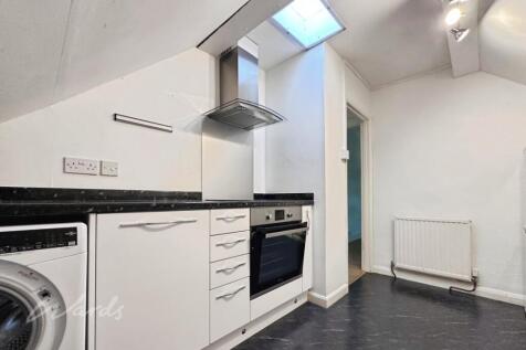 Carlton kitchen 1...