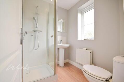 Ellington shower use