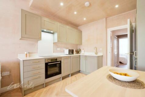 4 Southwood kitch...