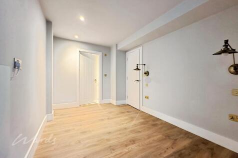 Carlton 1 bedroom...