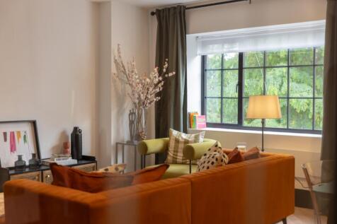 Hibernia 5 lounge