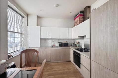 2 the knot kitche...