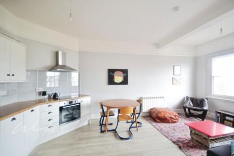 Lynton open plan ...