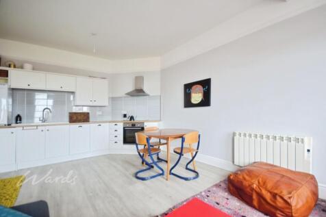 Lynton open plan ...