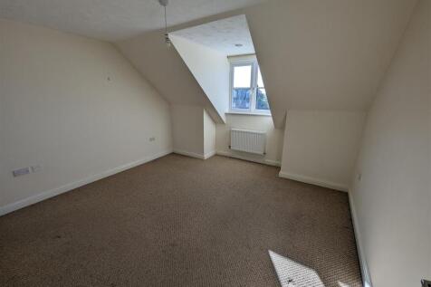 Main Bedroom 2.jpg