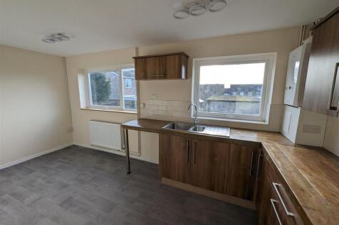 Kitchen 2.jpg