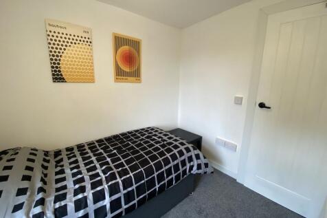 Room 4 (2)