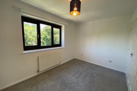Master Bedroom (2...