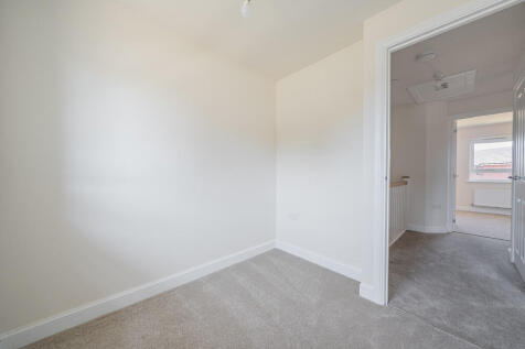 Bedroom 2 (2)
