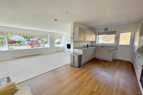 Kitchen / Lounge