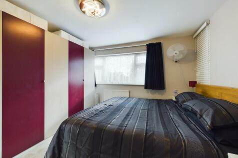 CAM01224G0-PR0491-STILL003.jpg