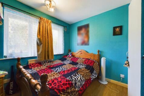 CAM01224G0-PR0268-STILL012.jpg