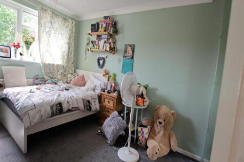 Bedroom 1.jpg