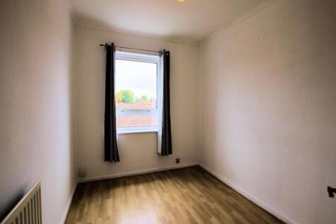 Bedroom 1.jpg