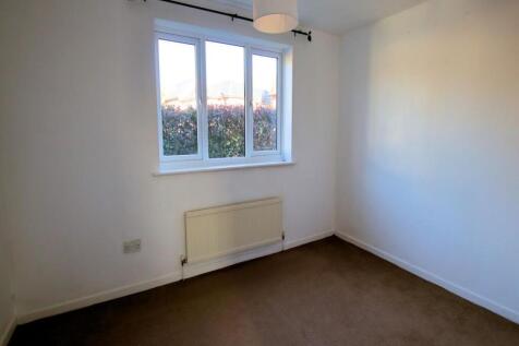 Bedroom 1.jpg