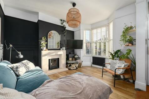 37 CLIFTON ROAD - TN35 (1).jpg