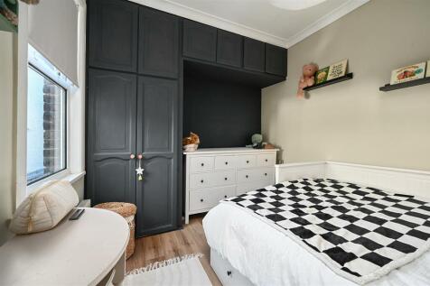 37 CLIFTON ROAD - TN35 (10).jpg