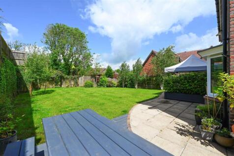 53 woodlands way tn34 (1).jpg