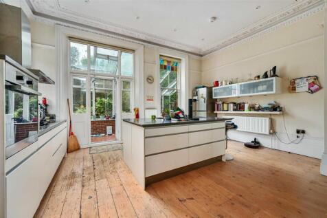 87 LOWER PARK ROAD - TN342LE (12).jpg