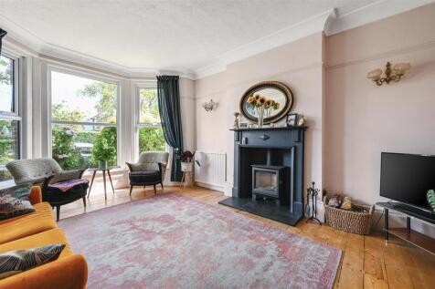 179 ASHBURNHAM ROAD (14).jpg
