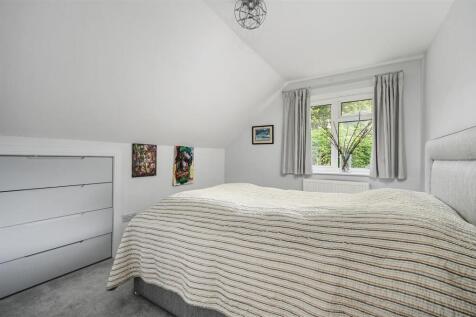 1 EWHURST CLOSE (18).jpg