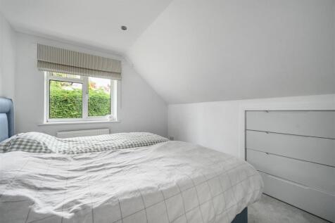1 EWHURST CLOSE (19).jpg