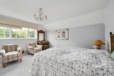 1 EWHURST CLOSE (16).jpg