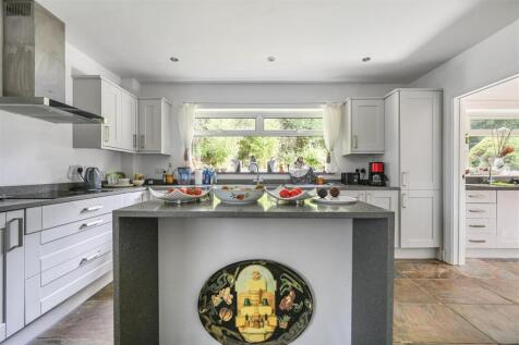 1 EWHURST CLOSE (6).jpg
