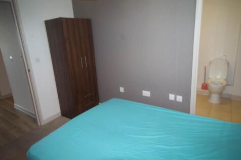 Bedroom 1 (2)