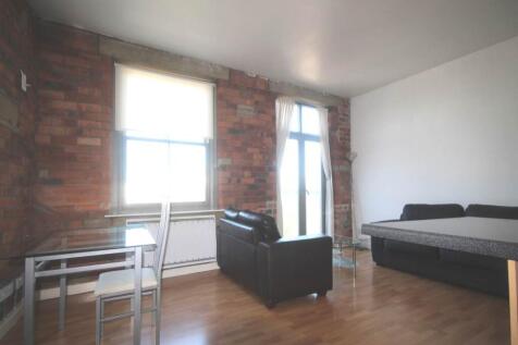 Living Room (2)