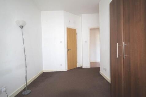 Bedroom 1 (2)