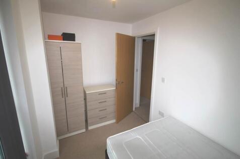 Bedroom 2 (2)