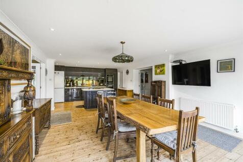 Dining Room.jpg