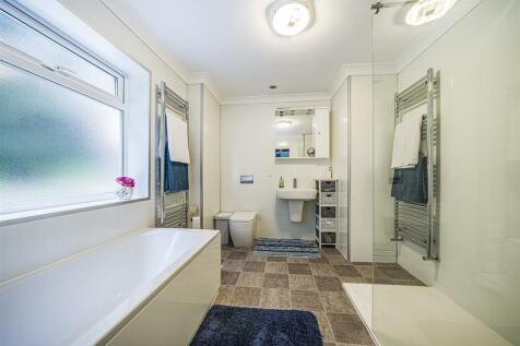 Ground Floor En-Suite