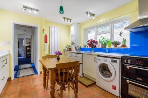 Kitchen.JPG