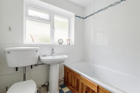 Bathroom.JPG