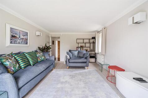Family Room.jpg