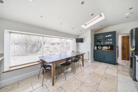 Dining Area.jpg