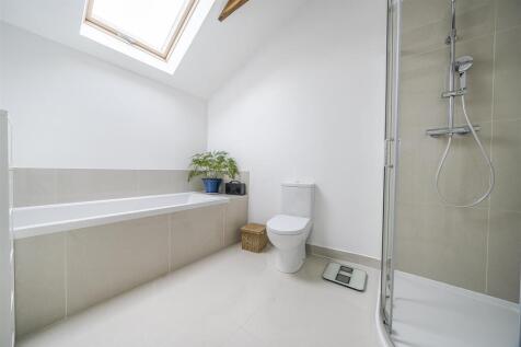 Bathroom.jpg