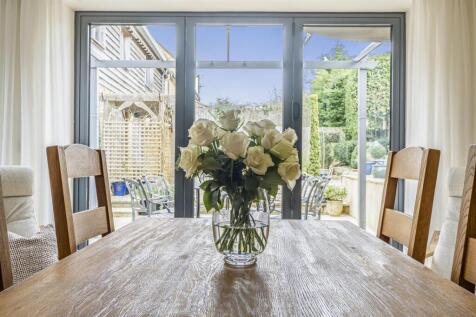 Dining Room.jpg