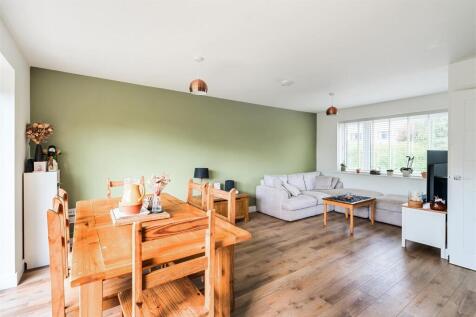 Sitting/Dining Room